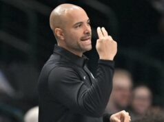 Jordi Fernandez retorna ao Nets após ficar afastado dos gramados por doença Jordi Fernández perdeu a vitória do Nets sobre o Bucks no domingo porque estava lutando contra uma gripe.