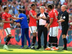 José Mourinho disse secretamente aos repórteres que ‘faria tudo’ para vender a estrela do Man Utd, nenhum técnico conseguiu José Mourinho, técnico do Manchester United caminha em direção ao túnel após a partida da Premier League entre Manchester United e Chelsea em Old Trafford em 16 de abril de 2017