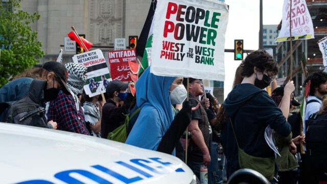 Josh Shapiro exorta as escolas da Filadélfia a ‘levar muito a sério’ o antissemitismo enquanto o Congresso abre investigação
