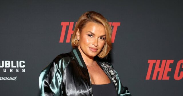 Joy Taylor diz que o homem com quem ela namorou Destaque GettyImages-2218539393 Joy Taylor Bailarina Estreia em 2025