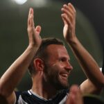 Juan Mata comemora contra o Adelaide United