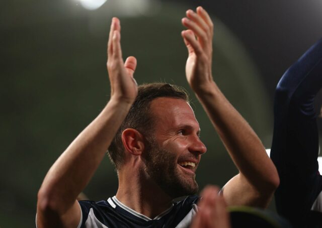 Juan Mata deu duas assistências em seus últimos três jogos Juan Mata comemora contra o Adelaide United