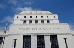 Juiz dá ao assassino de Hayward uma sentença de prisão perpétua, mas com uma chance real de liberdade condicional Juiz dá ao assassino de Hayward uma sentença de prisão perpétua, mas com uma chance real de liberdade condicional