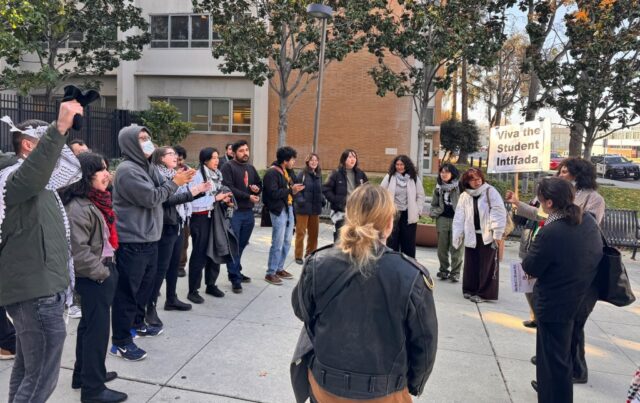 Juiz nega moção para excluir o termo 'genocídio' do julgamento Juiz nega moção para excluir o termo 'genocídio' do julgamento de vandalismo por crime de Stanford