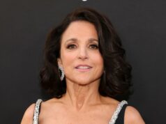 Julia Louis-Dreyfus sentiu-se ‘encurralada’ para compartilhar o diagnóstico de câncer Julia Louis-Dreyfus diz que riu do diagnóstico de câncer de mama