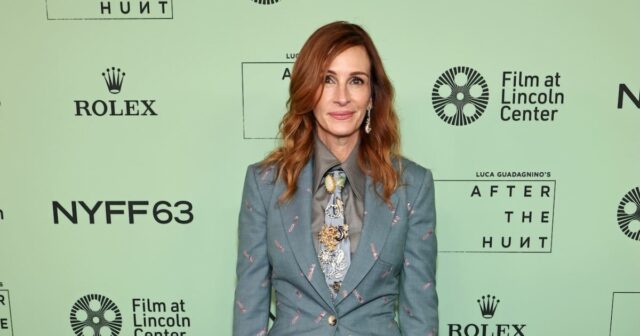 Julia Roberts se entusiasma com crianças ‘surpreendentes’ e vê-las crescer GettyImages-2240464703 Julia Roberts se entusiasma com crianças 'surpreendentes' e vê-las crescer