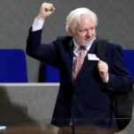 Julian Assange apresenta queixa contra Fundação Nobel por causa do prêmio Machado