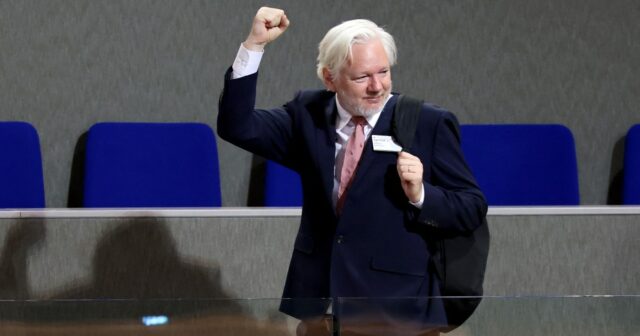 Julian Assange apresenta queixa contra Fundação Nobel por causa do prêmio Machado
