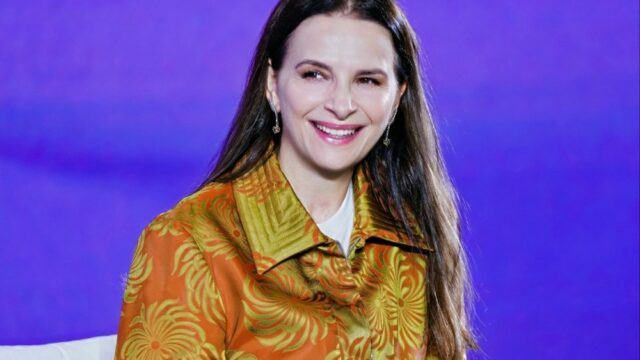 Juliette Binoche diz que a direção vem com 'autoridade natural' Juliette Binoche diz que a direção vem com 'autoridade natural' na masterclass do Festival de Hainan