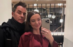 Justin Theroux compartilha foto da barriga nua da esposa grávida Nicole Brydon Bloom Justin Theroux e Nicole Brydon Bloom