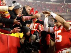 Kansas City Chiefs atravessando a fronteira do Missouri para um novo estádio com cúpula no Kansas Kansas City Chiefs atravessando a fronteira do Missouri para um novo estádio com cúpula no Kansas