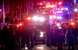 Kash Patel atrapalha mais uma investigação de tiroteio O diretor do FBI, Kash Patel, e a secretária de imprensa da Casa Branca, Karoline Leavitt, fornecem uma atualização sobre os esforços do governo para “esmagar a praga do fentanil”, especificamente uma estrutura de um acordo com a China para interromper o fluxo de precursores de fentanil para os EUA, durante uma conferência de imprensa em Washington DC, EUA, em 12 de novembro de 2025, na Sala Brady/Casa Branca. (Foto de Lenin Nolly/NurPhoto via AP)