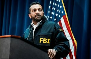 Kash Patel humilhado enquanto um dossiê explosivo de 115 páginas revela o que os agentes do FBI realmente pensam… e seu acesso de raiva após receber uma jaqueta feminina Patel supostamente se recusou a sair de seu avião particular sem uma jaqueta do FBI após o assassinato de Charlie Kirk