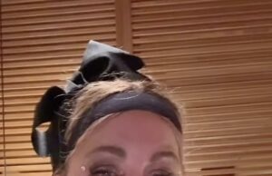 Kate Beckinsale começa a chorar enquanto aplaude os trolls que envergonham o corpo e fala sobre a trágica razão por trás de sua perda de peso Kate Beckinsale, 52, começou a chorar em um clipe recém-compartilhado enquanto revidava os trolls que envergonhavam o corpo, enquanto revelava a trágica razão por trás de sua dramática perda de peso