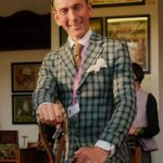 Teme-se que Matthew Upham, 63, (foto) tenha se afogado depois de dar um mergulho festivo tradicional na costa de Budleigh Salterton, em Devon