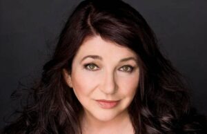 Kate Bush revela que amigo está desaparecido após nadar no dia de Natal em Devon Kate Bush (mídia PA)