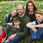 Kate Middleton e Príncipe William abraçam George, Charlotte e Louis em um lindo cartão de Natal