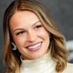 Kayla Wallace, estrela de 'Landman', na cena do quarto NSFW de Rebecca: É uma 'situação desconfortável' que 'a torna mais humana'