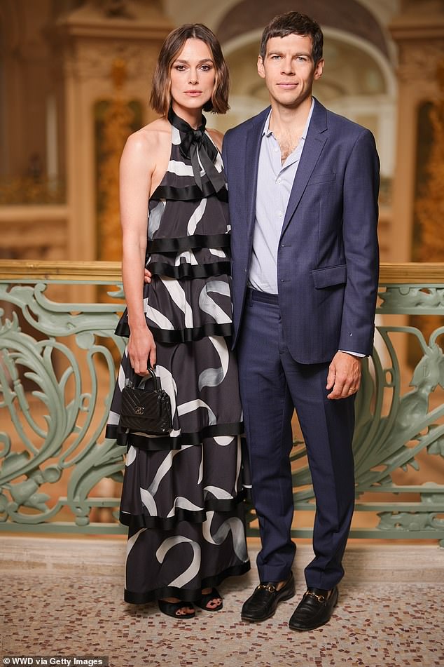 Keira Knightley revela que deu um ultimato ao marido, James Keira Knightley revelou que deu um ultimato ao marido, James Righton, sobre seus hábitos ¿bizarros¿ nos primeiros dias de namoro (foto em julho)