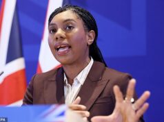 Kemi Badenoch está se aproximando de Nigel Farage, revela a pesquisa… mas os reformistas e os conservadores combinados ainda estão no mesmo nível da coalizão de terror dos partidos de esquerda A pesquisa de final de ano coloca o partido de Badenoch com 22% - acima dos 20% de um mês atrás
