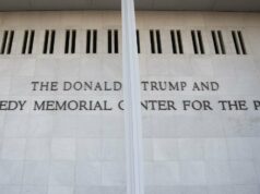 Kennedy Center perde atos adicionais devido à mudança de nome de Trump Kennedy Center perde atos adicionais devido à mudança de nome de Trump