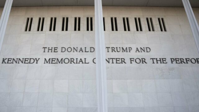Kennedy Center perde atos adicionais devido à mudança de nome de Trump
