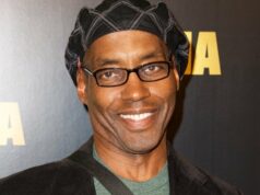 Kevin Arkadie, escritor e produtor indicado ao Emmy de ‘New York Undercover’ e ‘NYPD Blue’, morre aos 68 anos Kevin Arkadie, escritor e produtor indicado ao Emmy de 'New York Undercover' e 'NYPD Blue', morre aos 68 anos