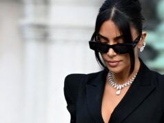 Kim Kardashian revela por que ela não queria que sua amiga corresse em seu socorro durante o assalto em Paris Kim Kardashian revela por que ela não queria que sua amiga corresse em seu socorro durante o assalto em Paris