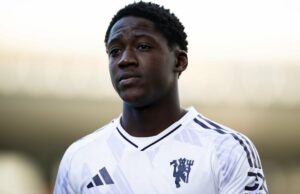 O dilema de Kobbie Mainoo do Man Utd ficou ainda mais difícil de resolver, mas há um vislumbre de esperança Kobbie Mainoo jogando pelo Manchester United