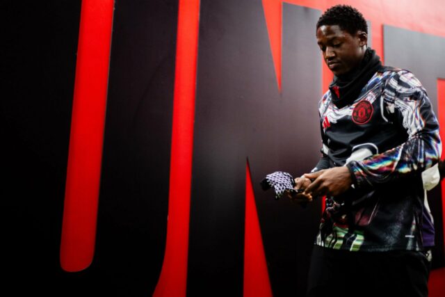 Manchester United ataca escanteio contra o West Ham