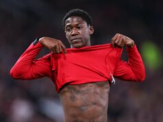 Kobbie Mainoo ‘desconhece’ a manobra da camiseta durante o jogo Man Utd x Bournemouth Kobbie Mainoo/Manuel Ugarte