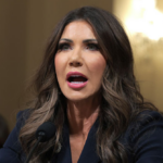 Kristi Noem suspende loteria de vistos de diversidade depois que Brown U. Shooter é identificado como migrante