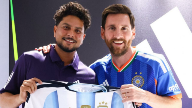 Kuldeep Yadav recebe camisa autografada de Lionel Messi

