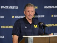 Kyle Whittingham toma a primeira grande decisão da equipe como técnico principal do Michigan Kyle Whittingham, Michigan Wolverines