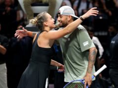 Kyrgios vence Sabalenka no confronto da ‘Batalha dos Sexos’ Kyrgios vence Sabalenka no confronto da 'Batalha dos Sexos'