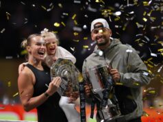 Kyrgios venceu Sabalenka por 6-3 e 6-3 no confronto de tênis da ‘Batalha dos Sexos’ Kyrgios venceu Sabalenka por 6-3 e 6-3 no confronto de tênis da 'Batalha dos Sexos'