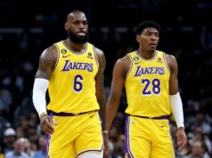 Lakers pressionados a fazer negociações de grande sucesso e corrigir fraquezas importantes Lakers pressionados a fazer negociações de grande sucesso e corrigir fraquezas importantes