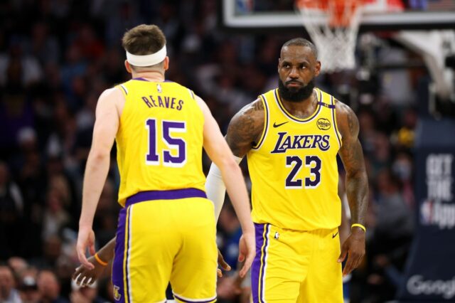 LeBron James, do Lakers, tem palavras fortes sobre o companheiro Lakers teammates Austin Reaves and LeBron James against Timberwolves