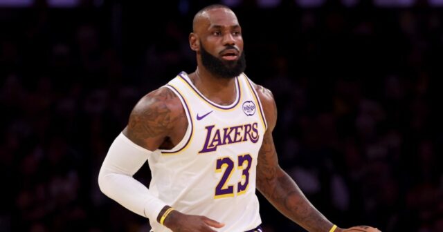 LeBron James se torna viral por comportamento controverso durante o Jaylen Brown recruta LeBron James para ajuda na linha do cabelo