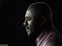 Levante-se, Sir Idris: o ator Luther é nomeado cavaleiro por sua campanha contra o crime com faca, enquanto as Leoas lideram heróis do esporte reconhecidos pelo Rei nas homenagens de Ano Novo O ator Idris Elba foi nomeado cavaleiro por sua campanha contra o crime com faca