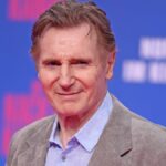 Liam Neeson nega ser um antivaxxer depois de narrar o documento 'Praga da Corrupção' com RFK Jr.