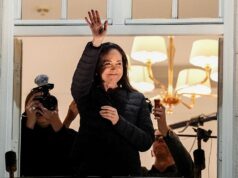 Líder da oposição venezuelana Machado reaparece na Noruega depois de meses escondido Líder da oposição venezuelana Machado reaparece na Noruega depois de meses escondido