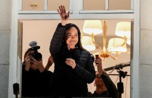 Líder da oposição venezuelana Machado reaparece na Noruega depois de meses escondido Líder da oposição venezuelana Machado reaparece na Noruega depois de meses escondido