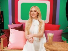 Lindsay Lohan estrelaria ‘The White Lotus’ com 1 condição: EXCLUSIVO Lindsay Lohan com um Dunkin' Cookie Butter Latte