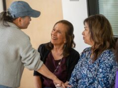 Livro de desejos: Asiático-americanos pelo envolvimento comunitário dá aos idosos um novo sopro de vida Livro de desejos: Asiático-americanos pelo envolvimento comunitário dá aos idosos um novo sopro de vida