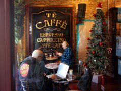 Los Gatos Coffee Roasting Co. reabre com equipe e prédio consolidados Los Gatos Coffee Roasting Co. reabre com equipe e prédio consolidados