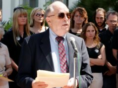 Lou Cannon, jornalista e biógrafo de Ronald Reagan, morre aos 92 anos Lou Cannon, jornalista e biógrafo de Ronald Reagan, morre aos 92 anos