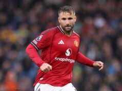 Luke Shaw ‘intensificou-se’ em Carrington nesta temporada de uma forma que Ruben Amorim vai adorar Luke Shaw acompanha a partida da Premier League entre Manchester United e Everton em Old Trafford em 2025 em Manchester, Inglaterra.