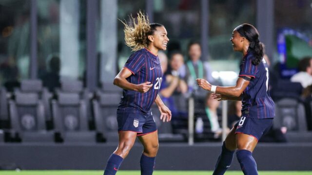 Macario e Shaw marcam na vitória dos EUA sobre a Itália por 2 a 0 e encerram o ano em alta
