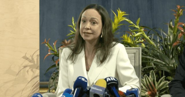 Machado, da Venezuela, provoca governo de Maduro após saída dramática Machado, da Venezuela, provoca governo de Maduro após saída dramática para Oslo